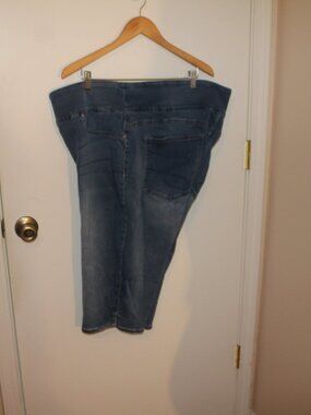 Plus Size Seven 7 22W Pull On Denim Capri Tummy Tucker